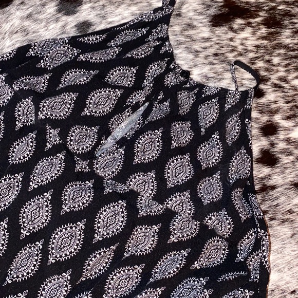 Button Back Romper - Picture 6 of 6